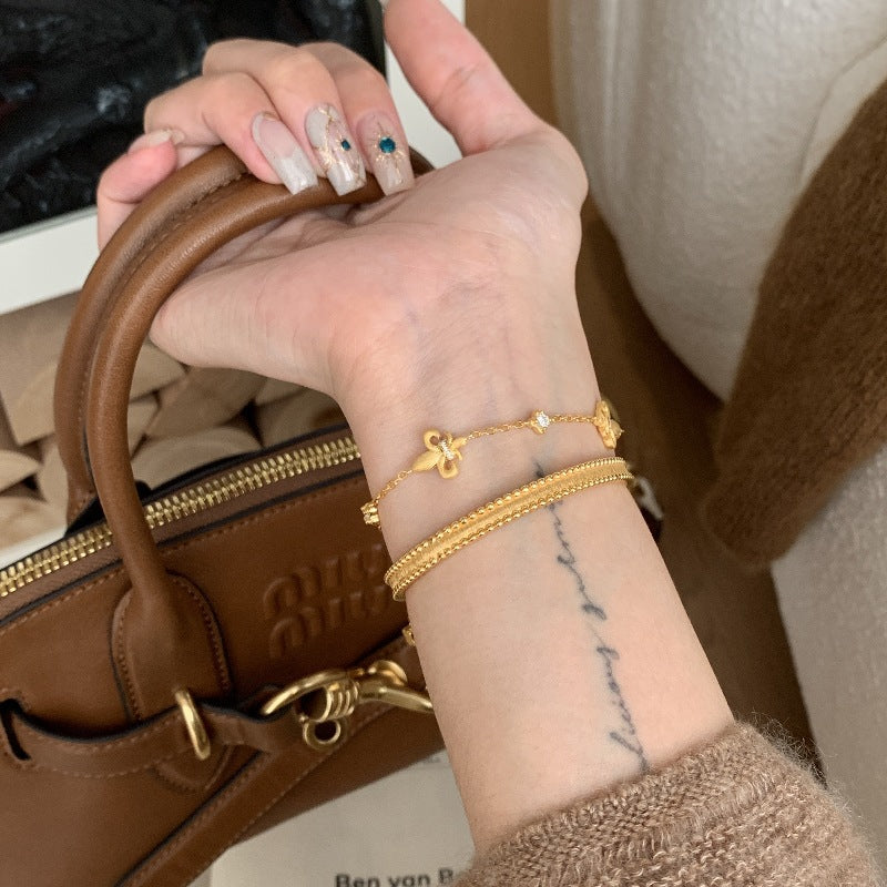 ブラッシュドアイリスフラワーダイヤモンドブレスレット