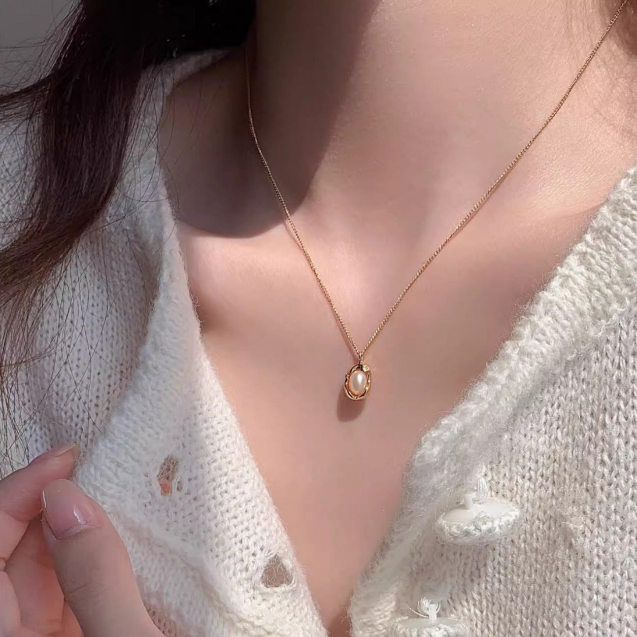 Double layered pea and pearl necklace