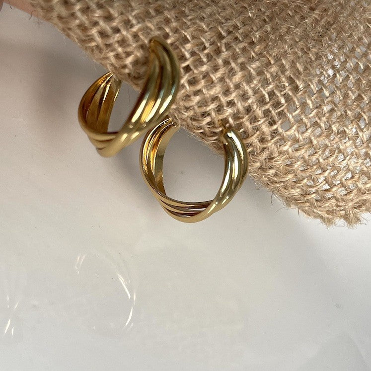 耳穴のない幾何学的な耳クリップ付き耳ネイル