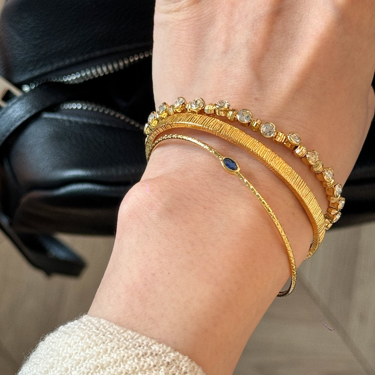 Gold Blue White Stone Vertical Pattern Wide-brimmed Thin Half Bracelet