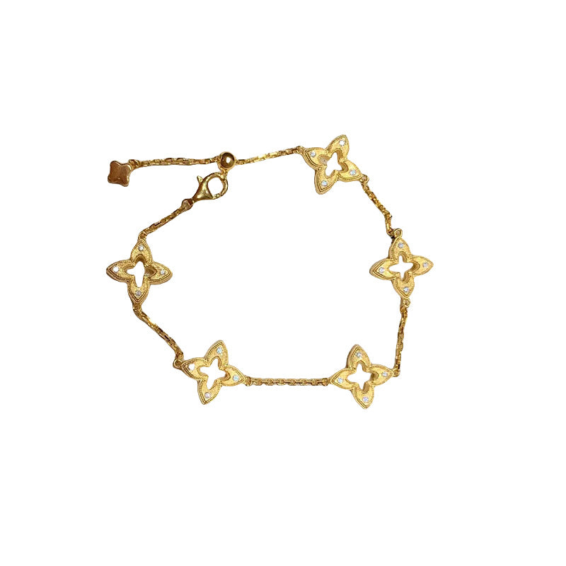 レトロなカットアウトブラッシュド四つ葉のクローバーブレスレット