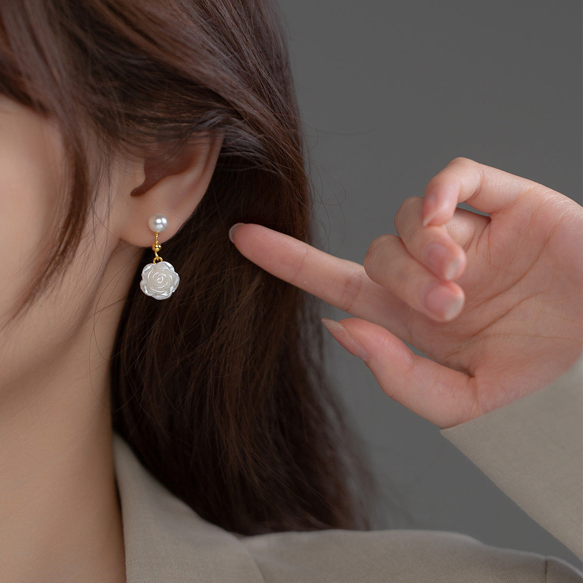 S925 Silver Pearl Mountain Camellia Flower Earrings