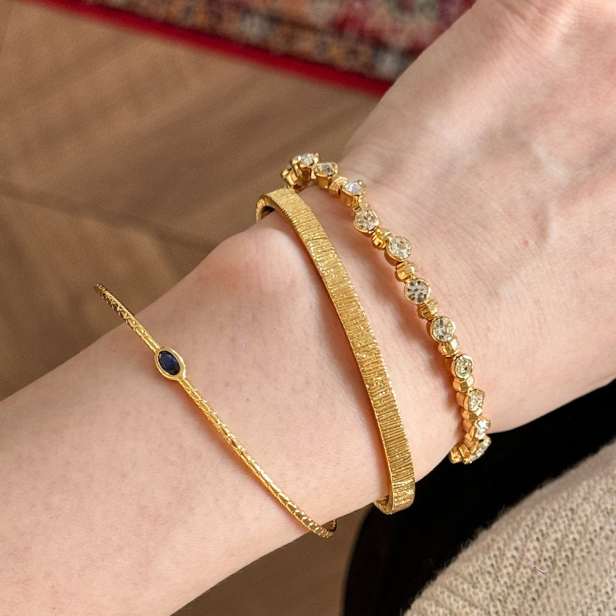 Gold Blue White Stone Vertical Pattern Wide-brimmed Thin Half Bracelet