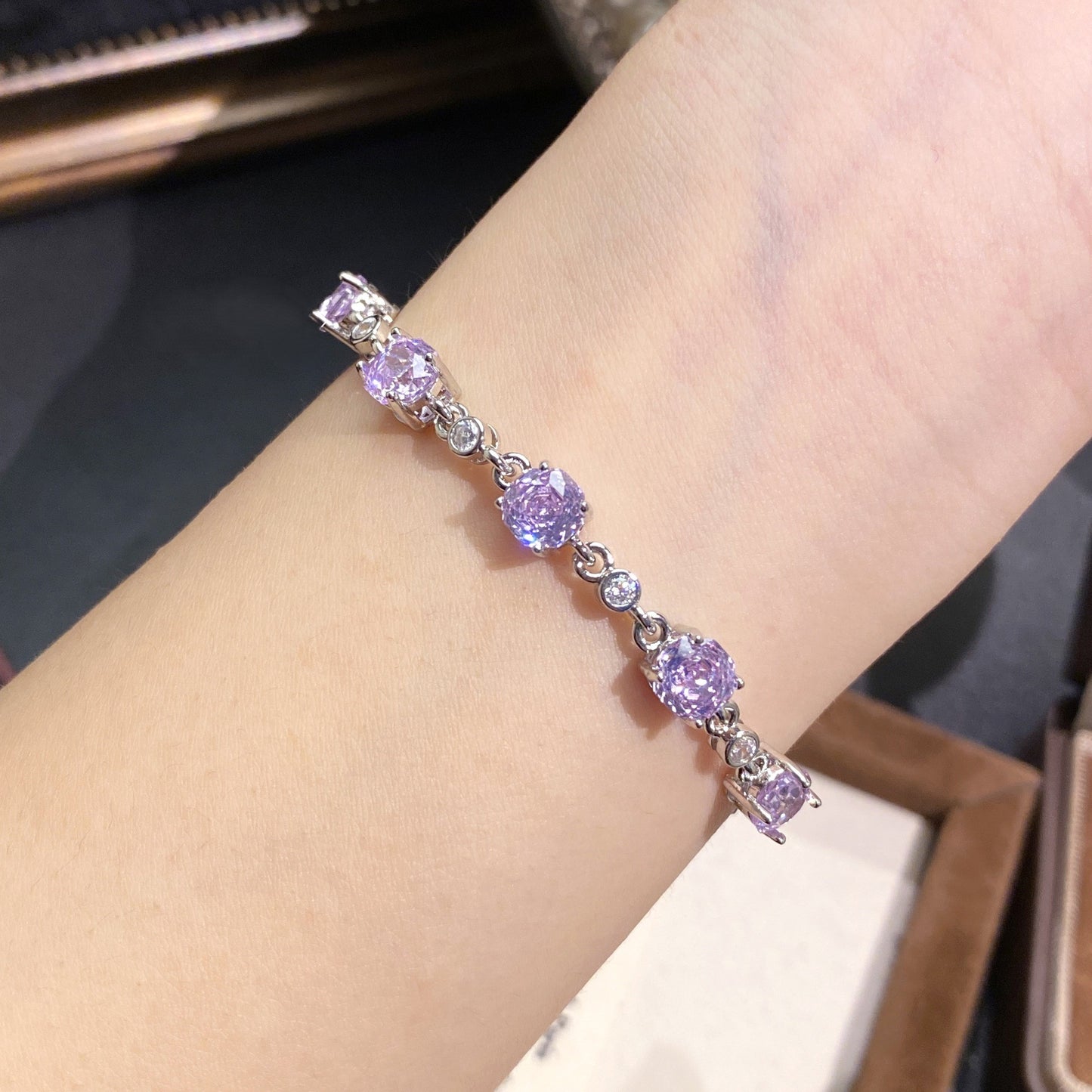 Octagonal rose diamond bracelet inlaid with high carbon diamond.