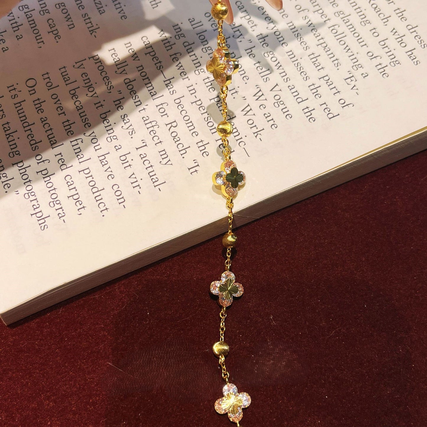 Red corundum blue white diamond four-leaf clover laser necklace bracelet earrings set